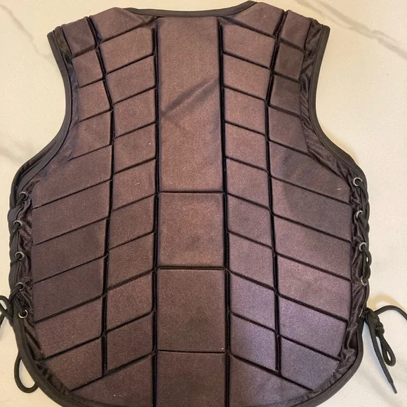 Chan’s Equestrianism Safety Vest - Picture 5 of 8